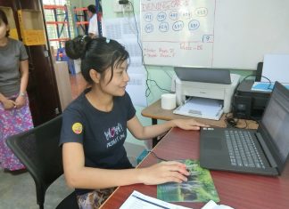 日系企業の倉庫マネジャーとして働くトゥトゥ・ヌエさん(26)